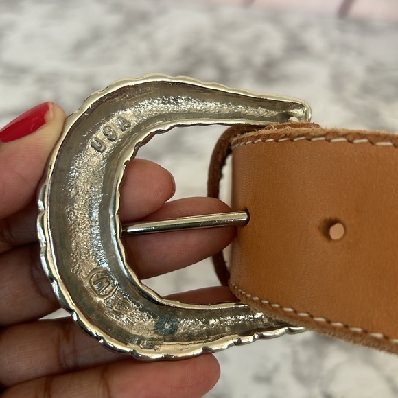 Vintage Genuine leather belt made in USA size Medium - Picture 3 of 5